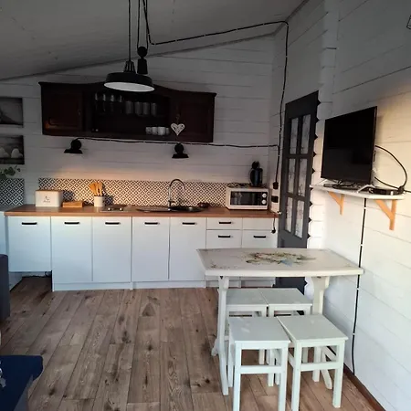 Vakantiehuis Klimatyzowany W Poblizu Jeziora Chlop Dębiec