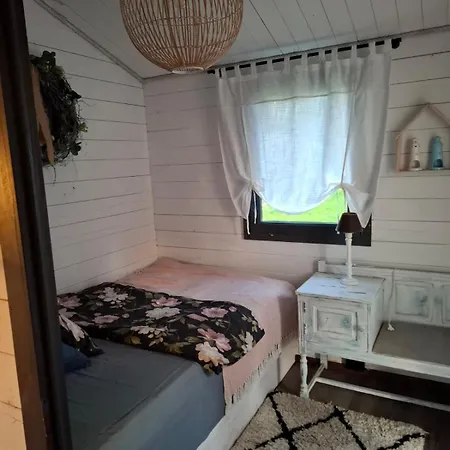 Klimatyzowany W Poblizu Jeziora Chlop Vakantiehuis